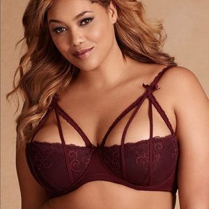 Hips and Curves Strappy Shelf Bra